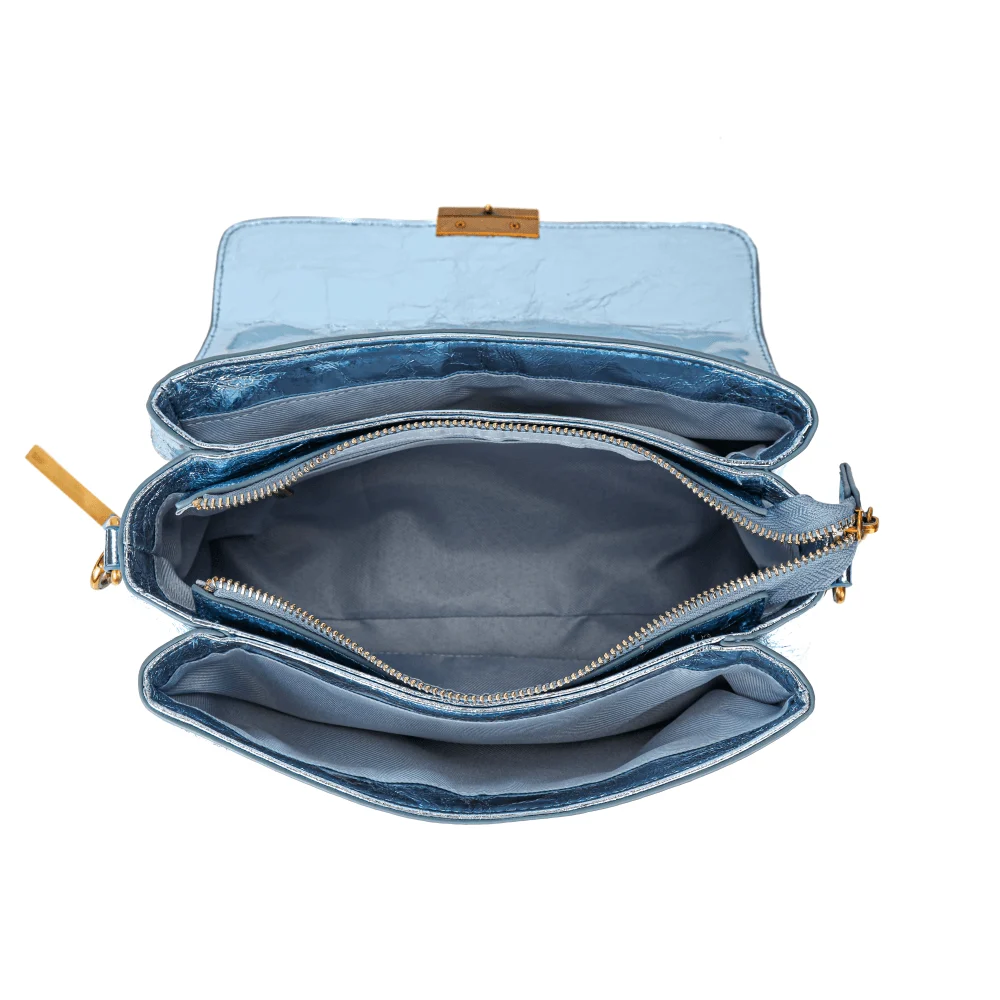 Bolsa Pequena Metalizada Crinkle Azul Claro Alça de Ombro - vista 4 de 6