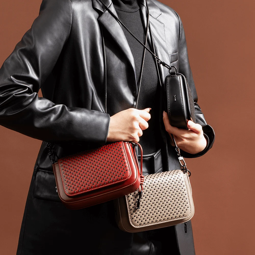 Bolsa Pequena Soft Bege Alça Transversal - vista 7 de 7