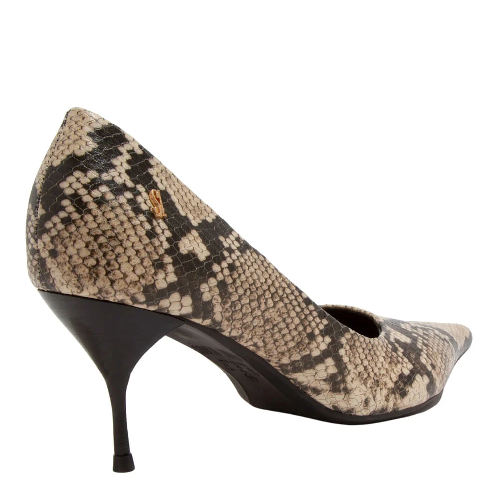 Scarpin Couro Animal Print Estampa Cobra Bico Fino Salto Algulha - vista 3 de 3