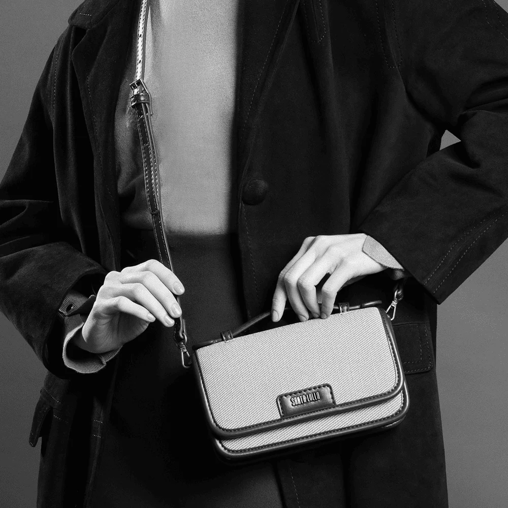 Bolsa Pequena Canvas Off White Alça Transversal - vista 4 de 4