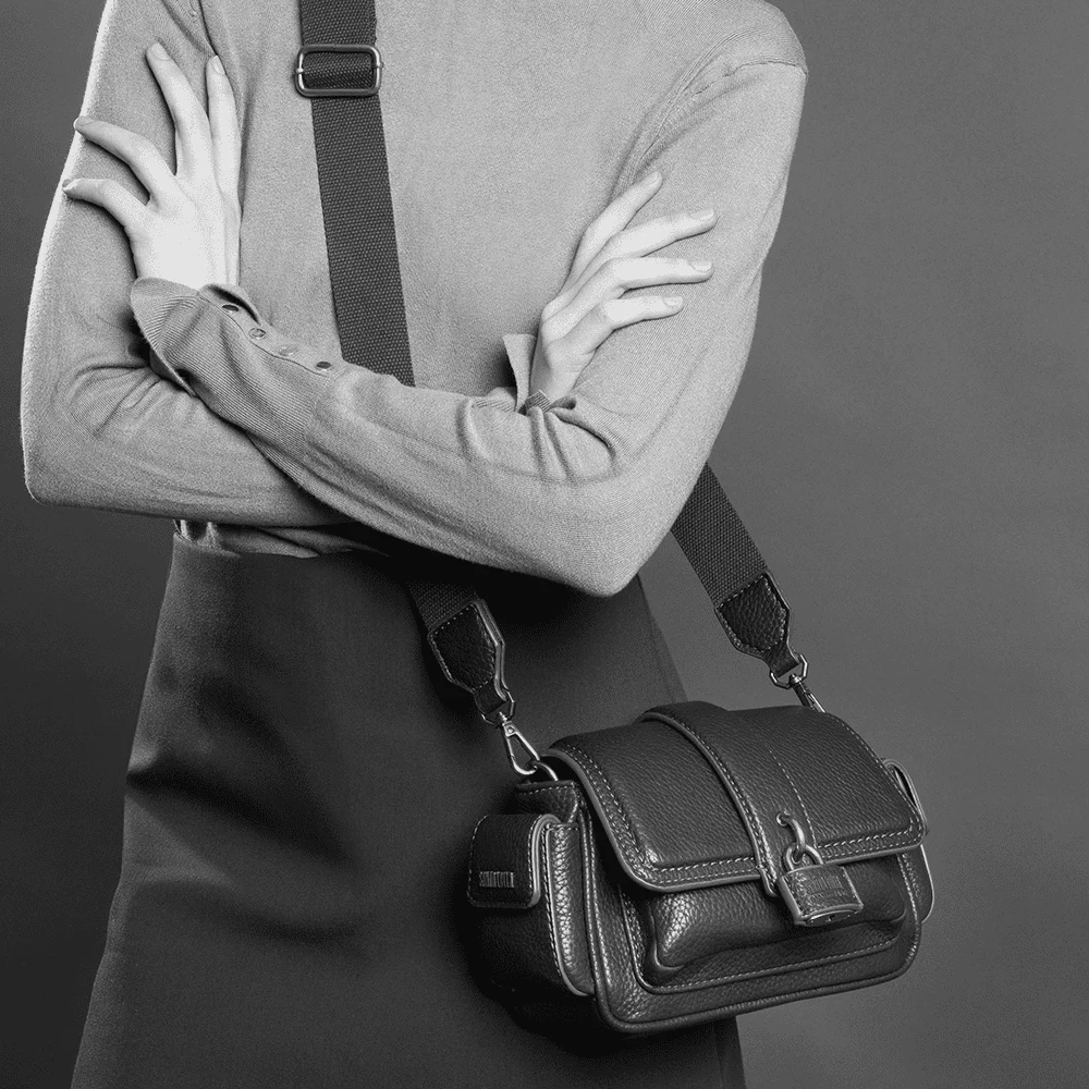 Bolsa Pequena Floater Off White Alça Transversal - vista 7 de 7