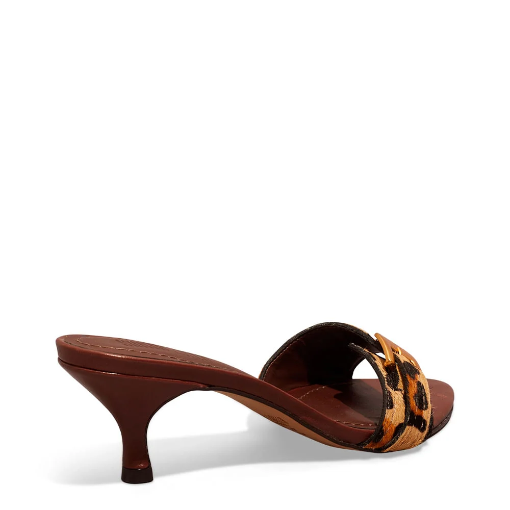 Mule Couro Pelo Estampa Animal Print Onça Salto Baixo Fino - vista 3 de 5