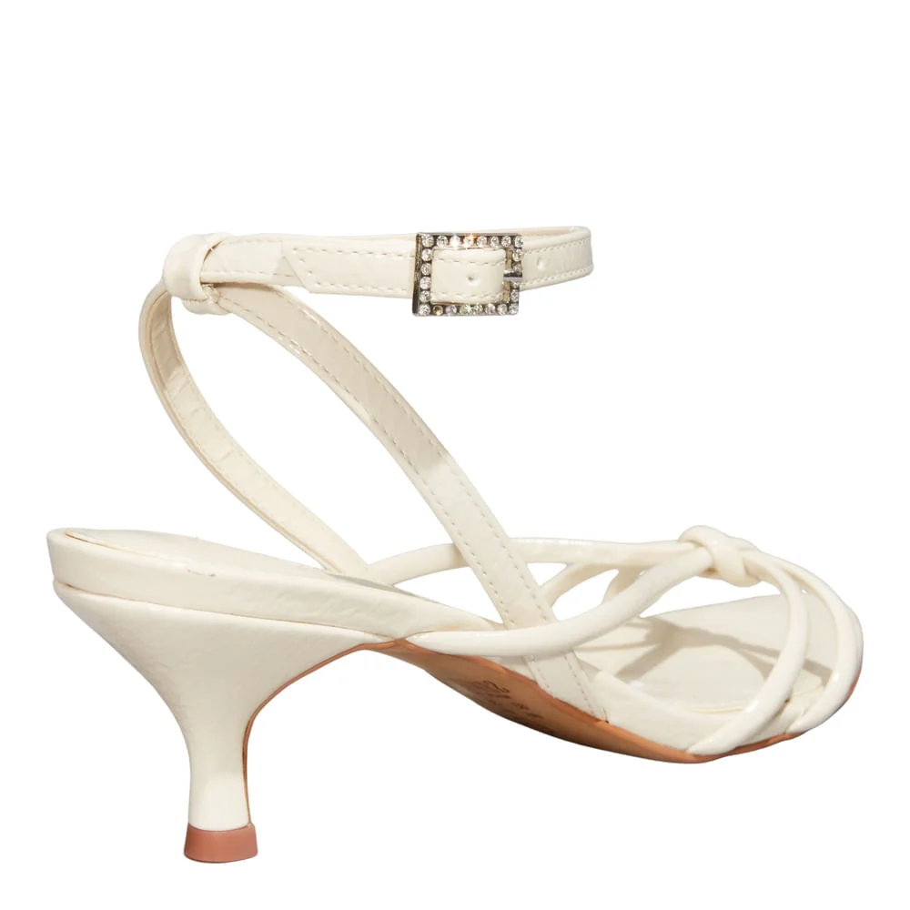 Sandália Off White Verniz Glossy Salto Baixo - vista 3 de 3