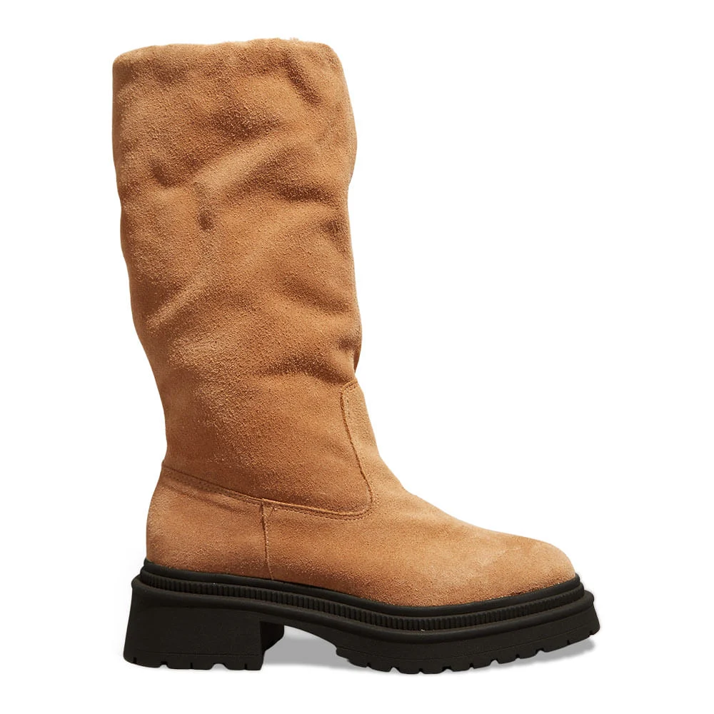 Bota Cano Médio Camurção Caramelo Tratorado - vista 5 de 5