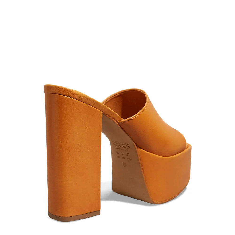 Tamanco Meia Pata Couro Pelica Soft Caramelo Salto Alto - vista 3 de 3
