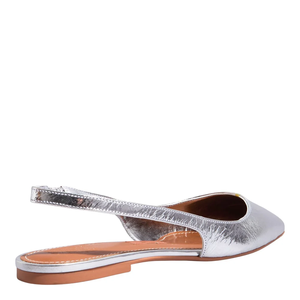 Sapatilha Slingback Couro Metalizado Prata Bico Fino - vista 3 de 4