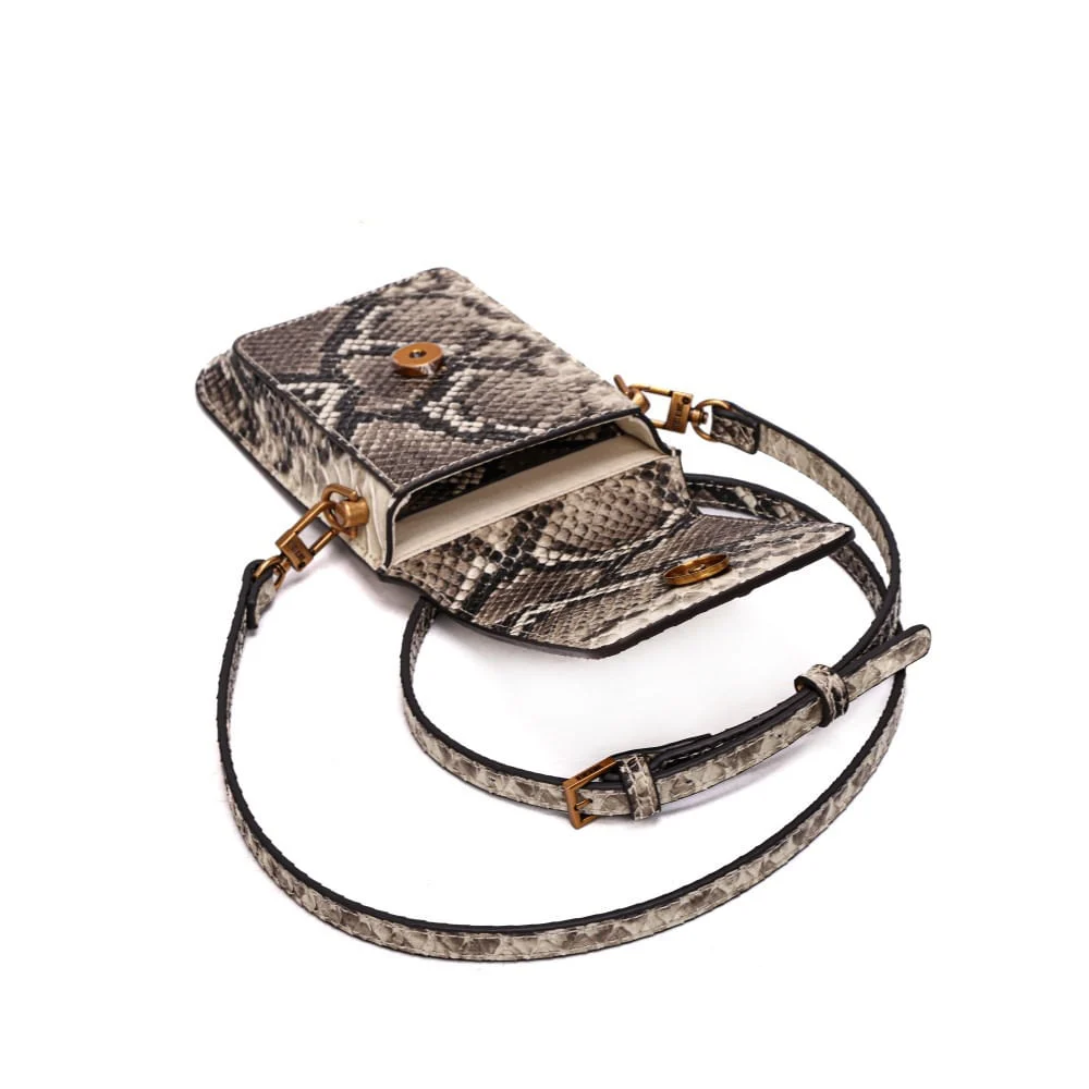 Bolsa Porta Celular Animal Print Estampa Cobra Alça Transversal - vista 7 de 7