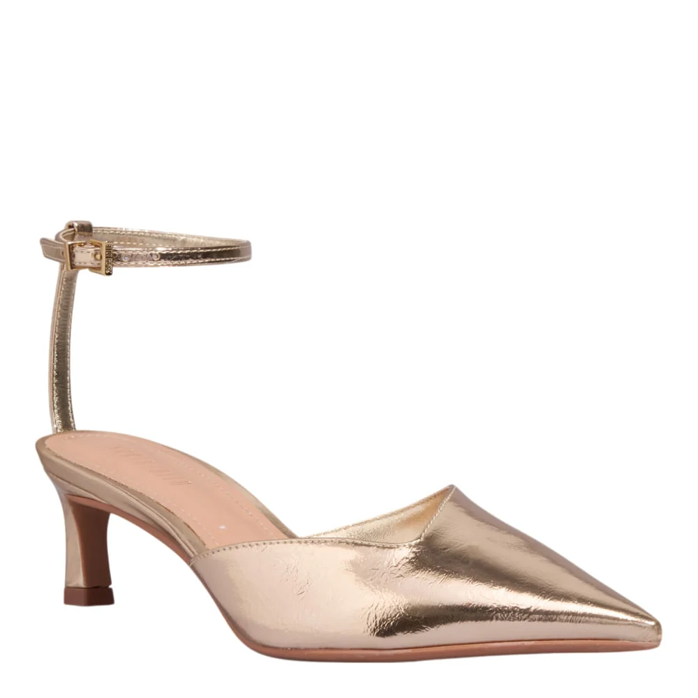 Scarpin Bico Fino Metalizado Dourado Salto Baixo - vista 2 de 3