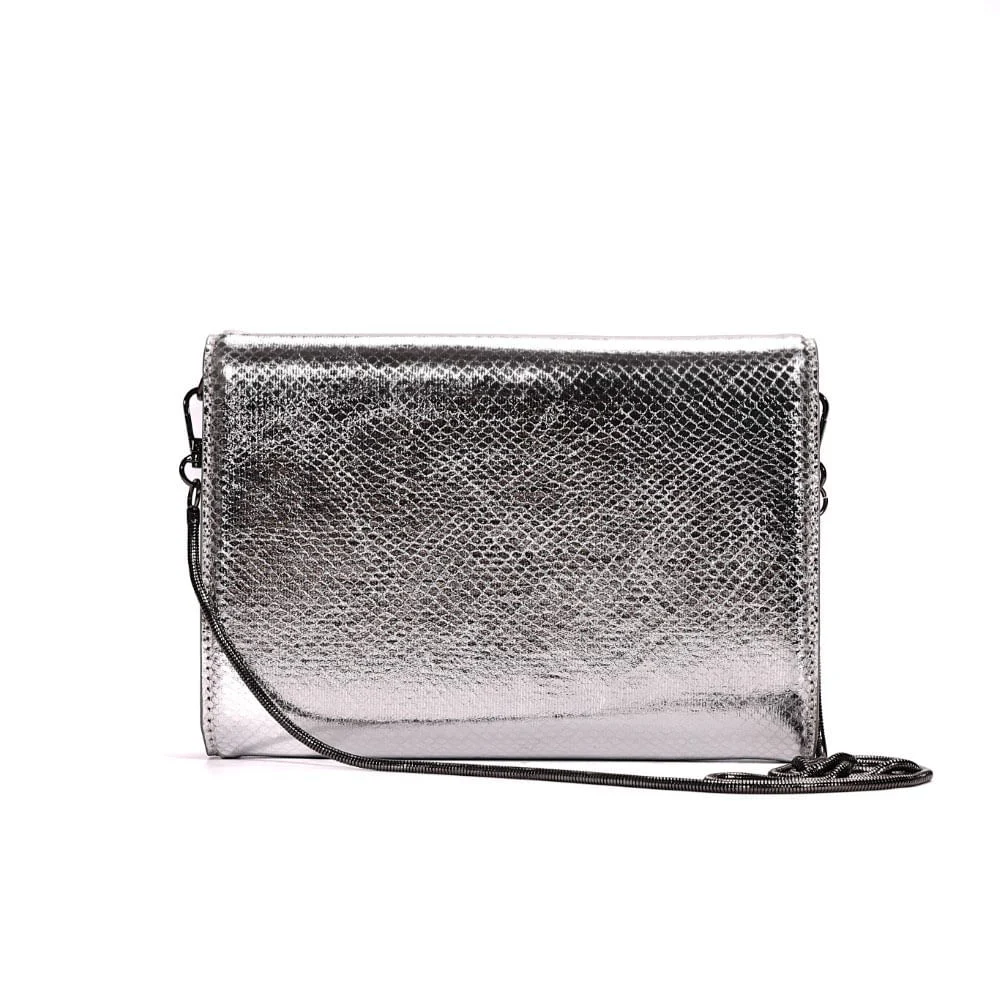 Bolsa Clutch Envelope Metalizada Transversal Prata - vista 5 de 7