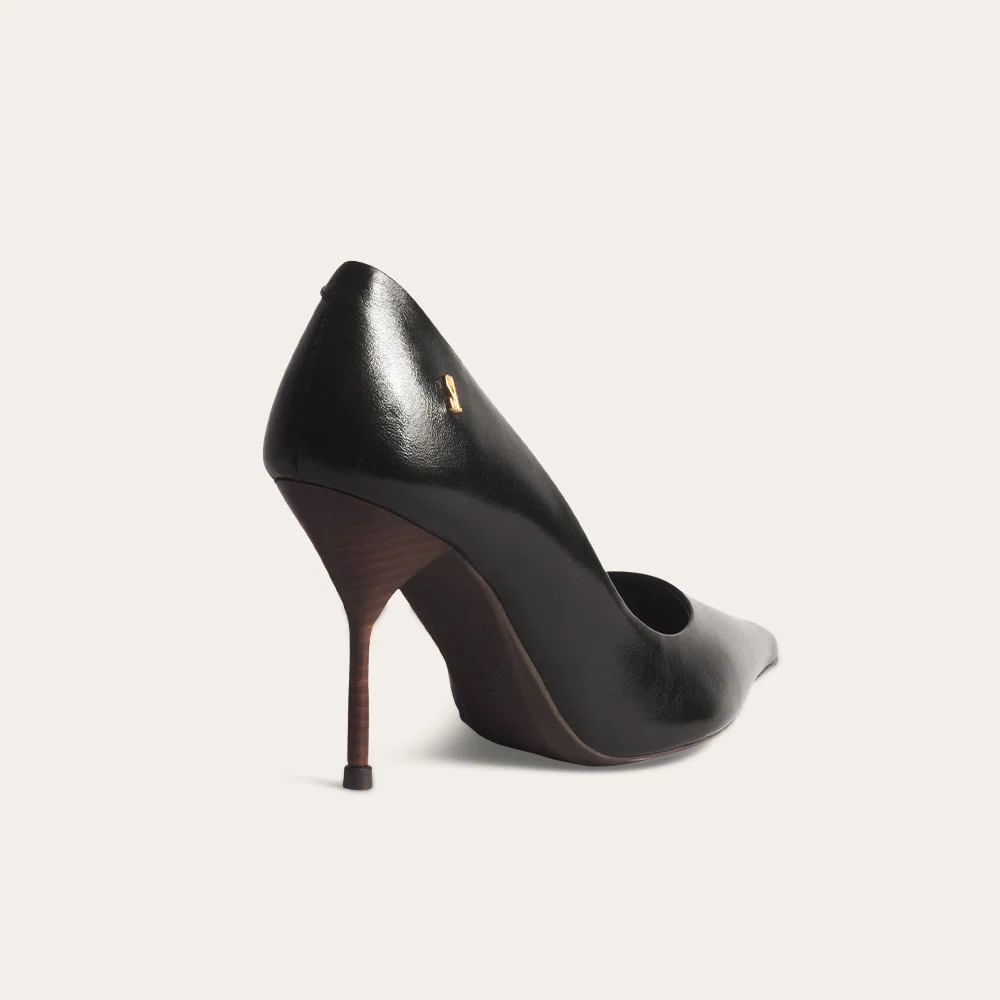 Scarpin Couro Confort Preto Bico Fino Salto Agulha - vista 2 de 3