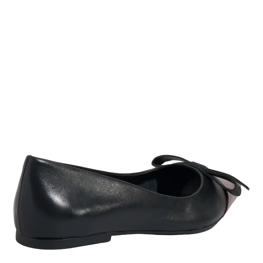 Sapatilha Couro Nobre Soft Preto Bico Fino Marrom Laço - vista 3 de 4