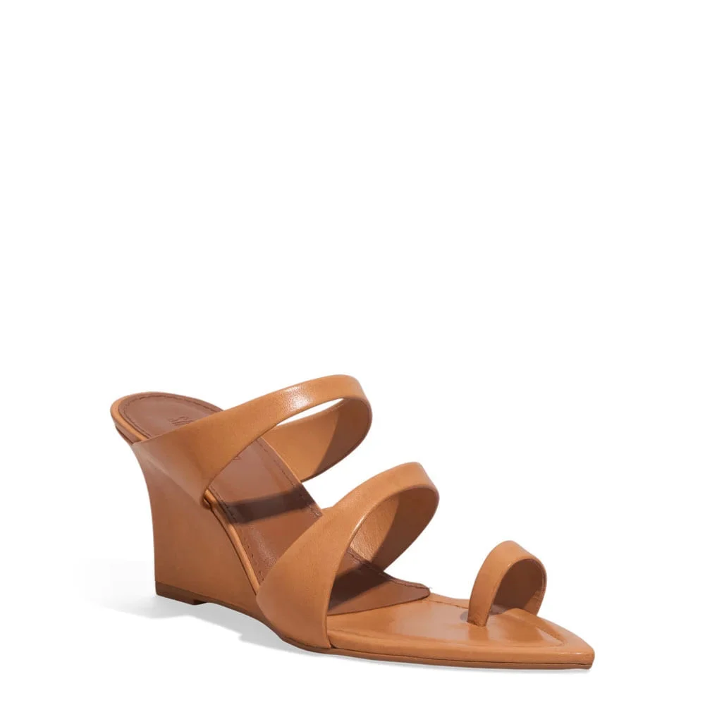 Mule Anabela Couro Bico Fino Caramelo - vista 2 de 3