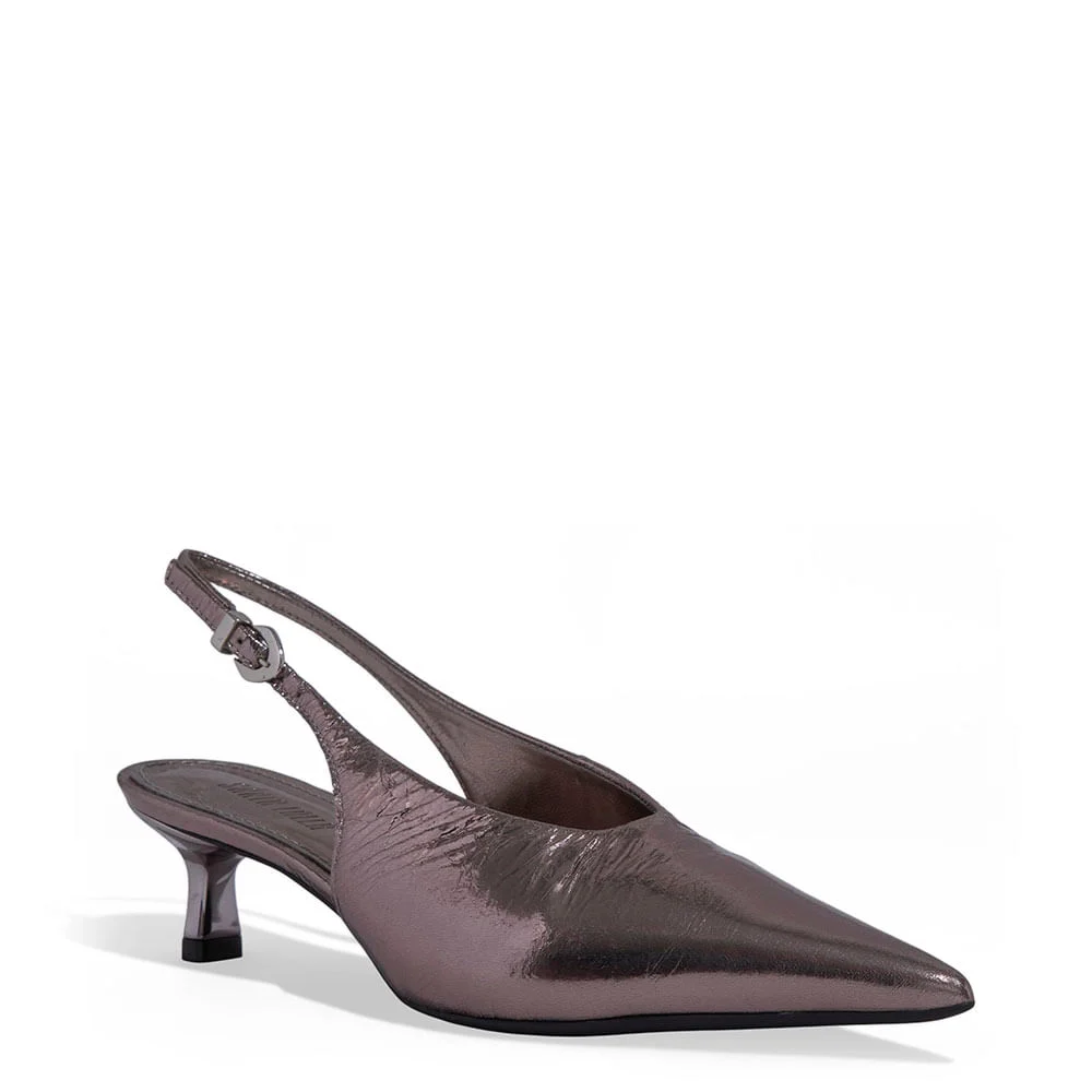 Scarpin Slingback Couro Metalizado Bico Fino Prata - vista 2 de 3