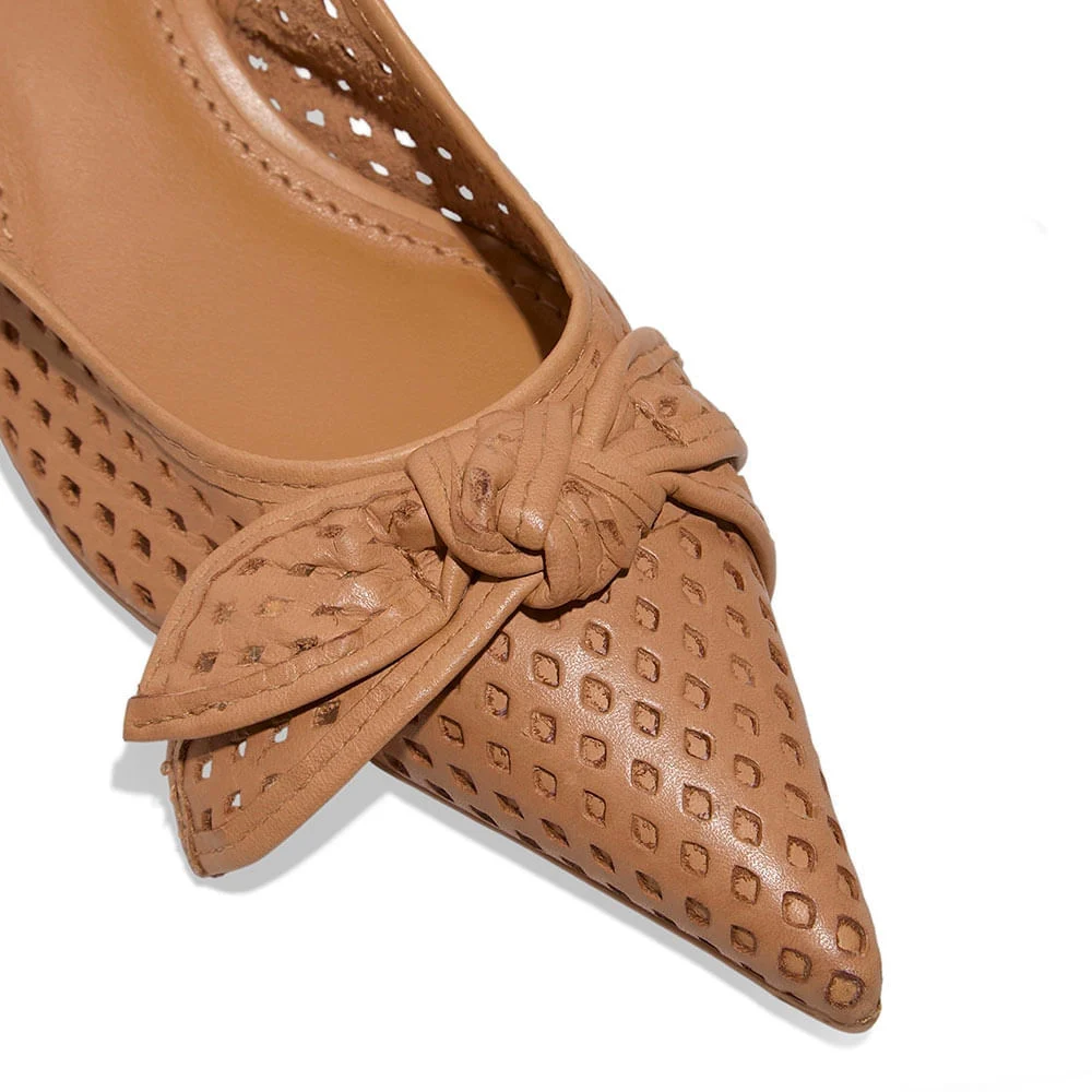 Scarpin Laço Couro Pelica Soft Marrom Doce de Leite Salto Baixo Bico Fino - vista 4 de 4