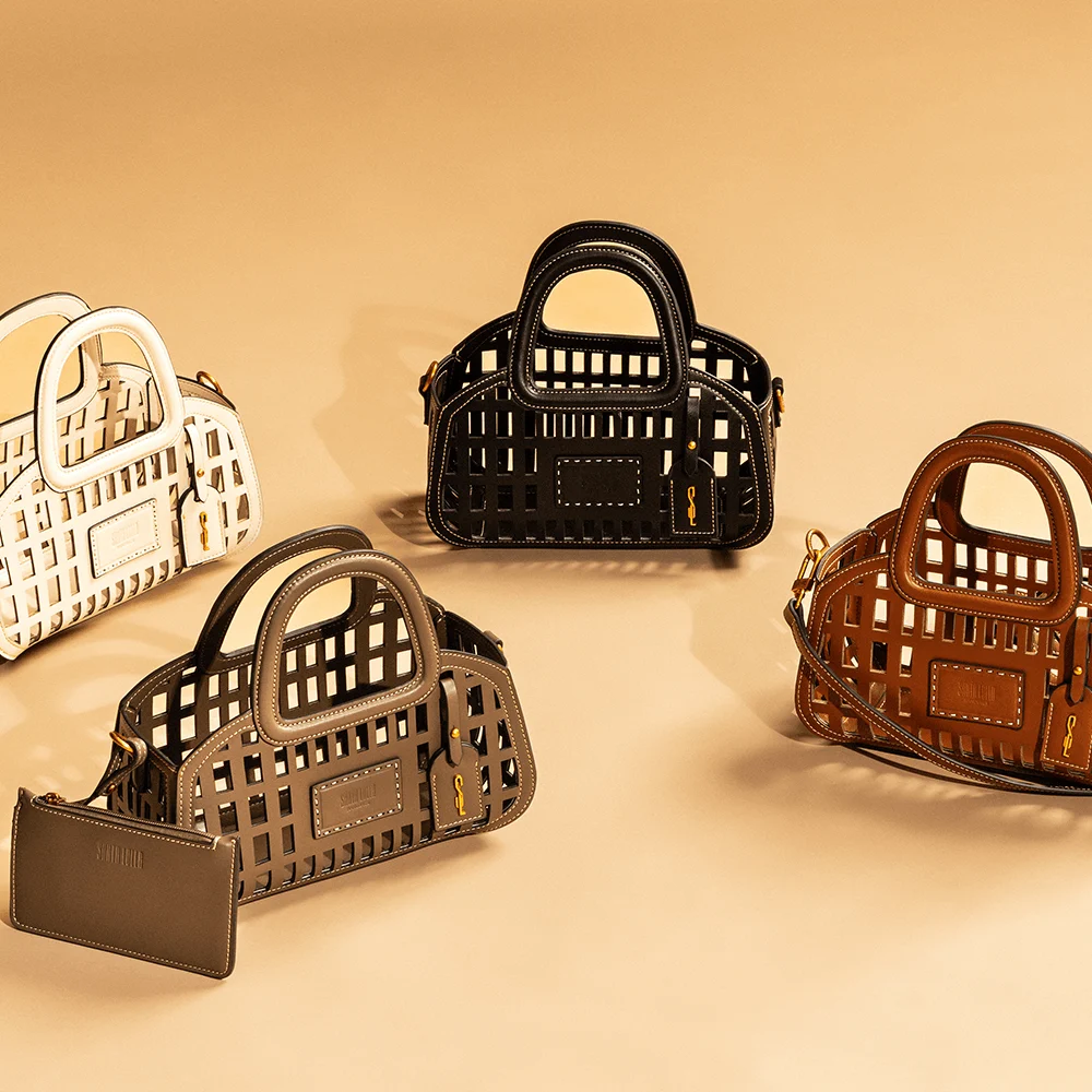 Bolsa Soft Recortes Vazados Com Bag Interna Cinza Stell Alça Transversal - vista 10 de 10