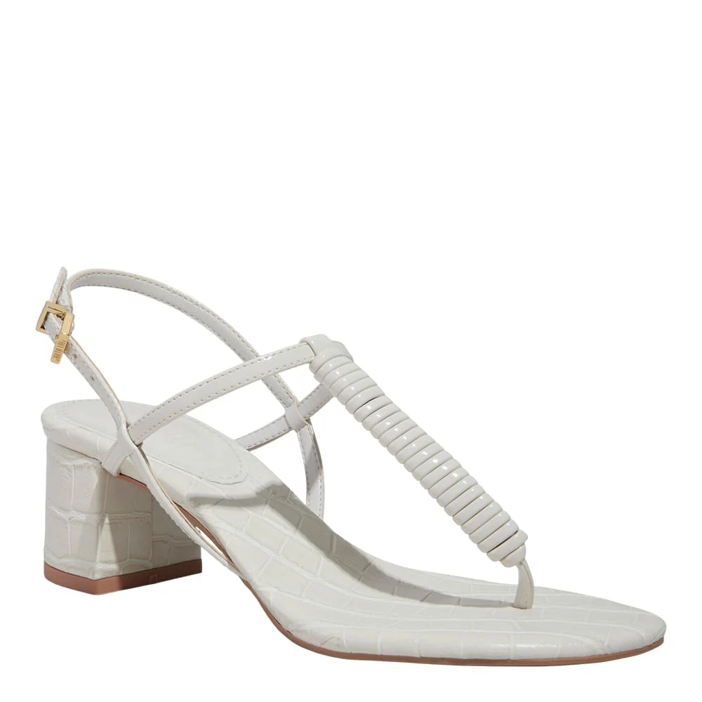 Sandália Verniz Anzeli Off White Salto Bloco Baixo - vista 2 de 3