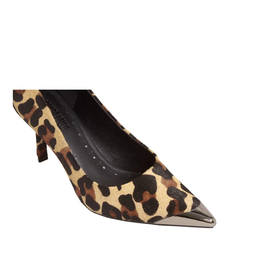 Scarpin Couro Pelo Estampa Animal Print Onça Bico Fino Metal - vista 4 de 4