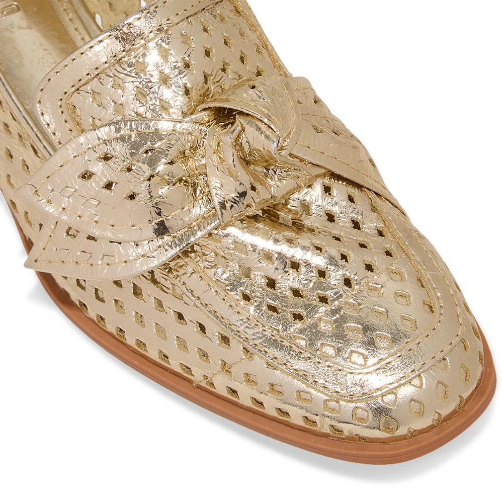Mocassim Couro Metalizado Vazado Dourado Laço - vista 5 de 6