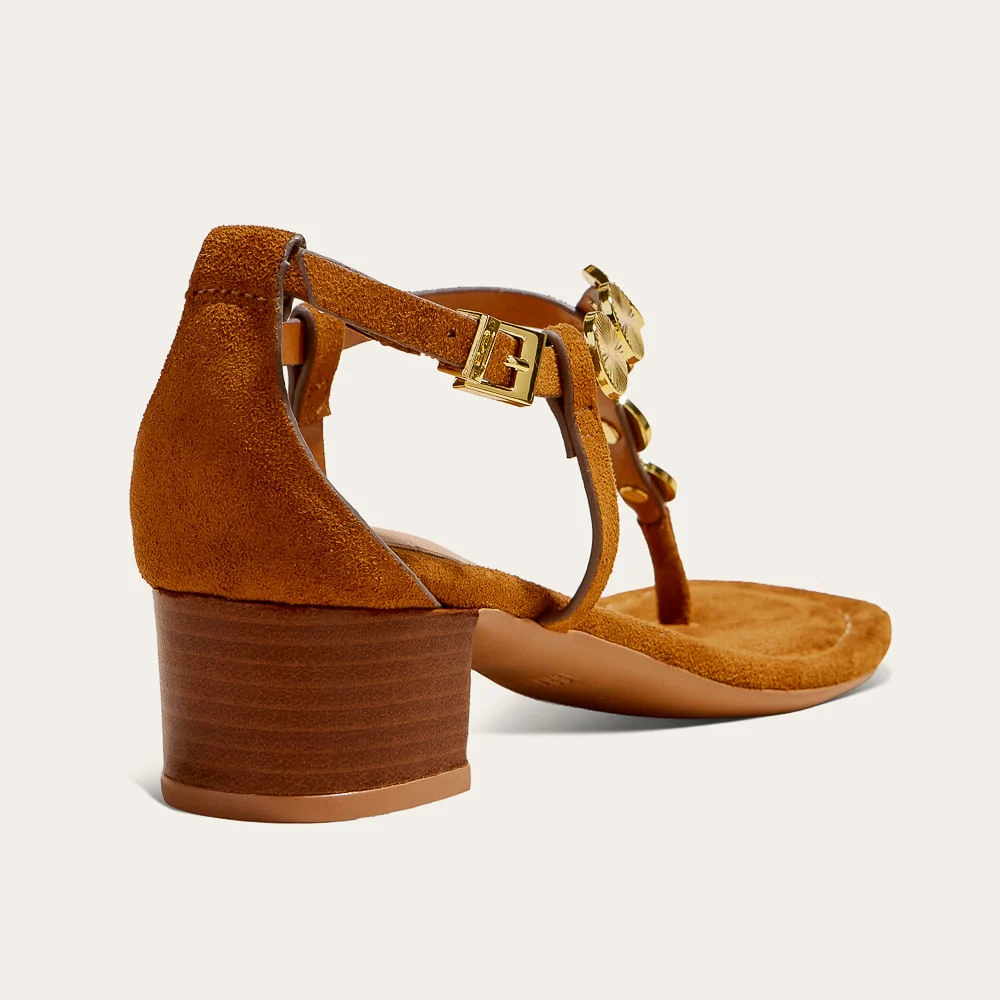 Sandália Suede Salto Bloco Marrom Safari Metais - vista 2 de 3