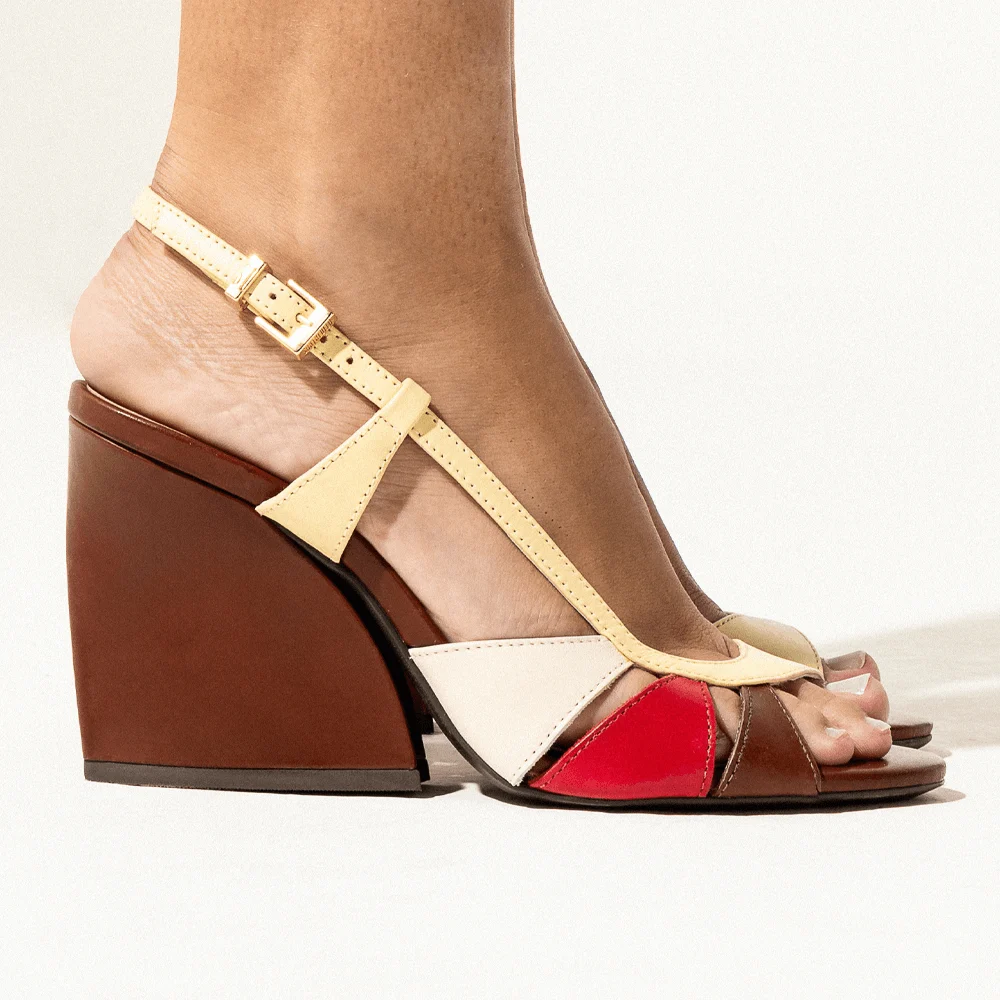 Sandália Peep Toe Couro Pelica Soft Amarelo Buttercream - vista 3 de 6