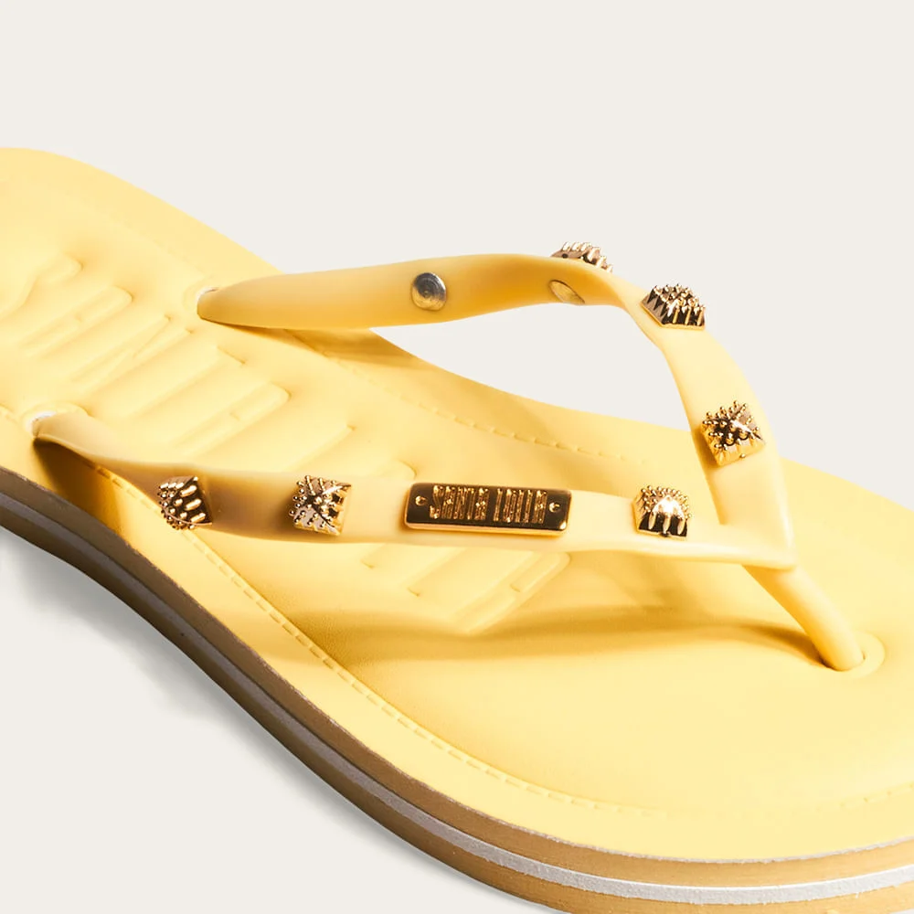 Chinelo Flip Flop Borracha Tachas Amarelo Buttercream - vista 2 de 3