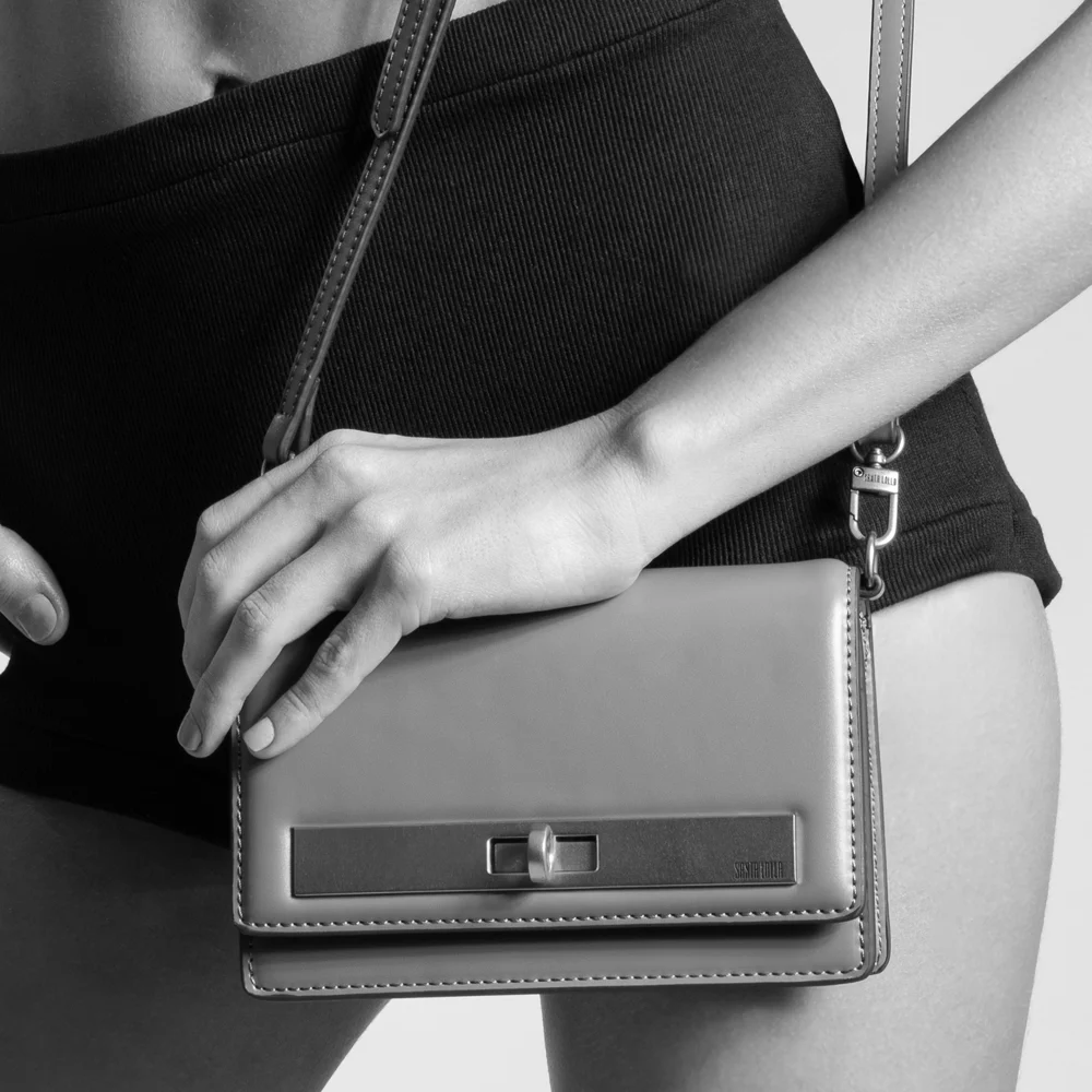 Bolsa Soft Transversal Preta - vista 8 de 8
