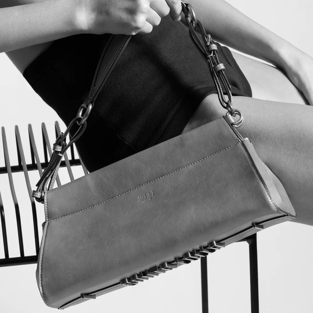 Bolsa Média Rústico Estruturado Marrom Dark Alça Fivela - vista 6 de 6