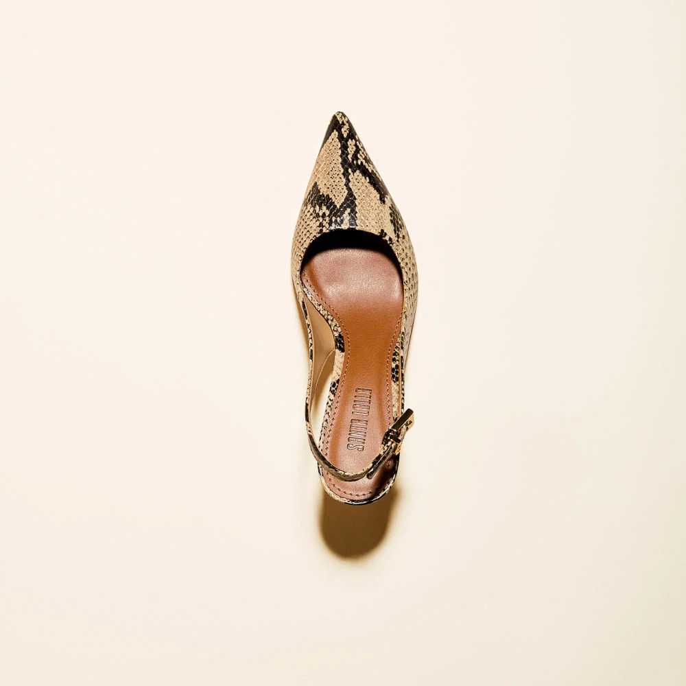 Scarpin Slingback Couro Animal Print Cobra Bico Fino - vista 3 de 3
