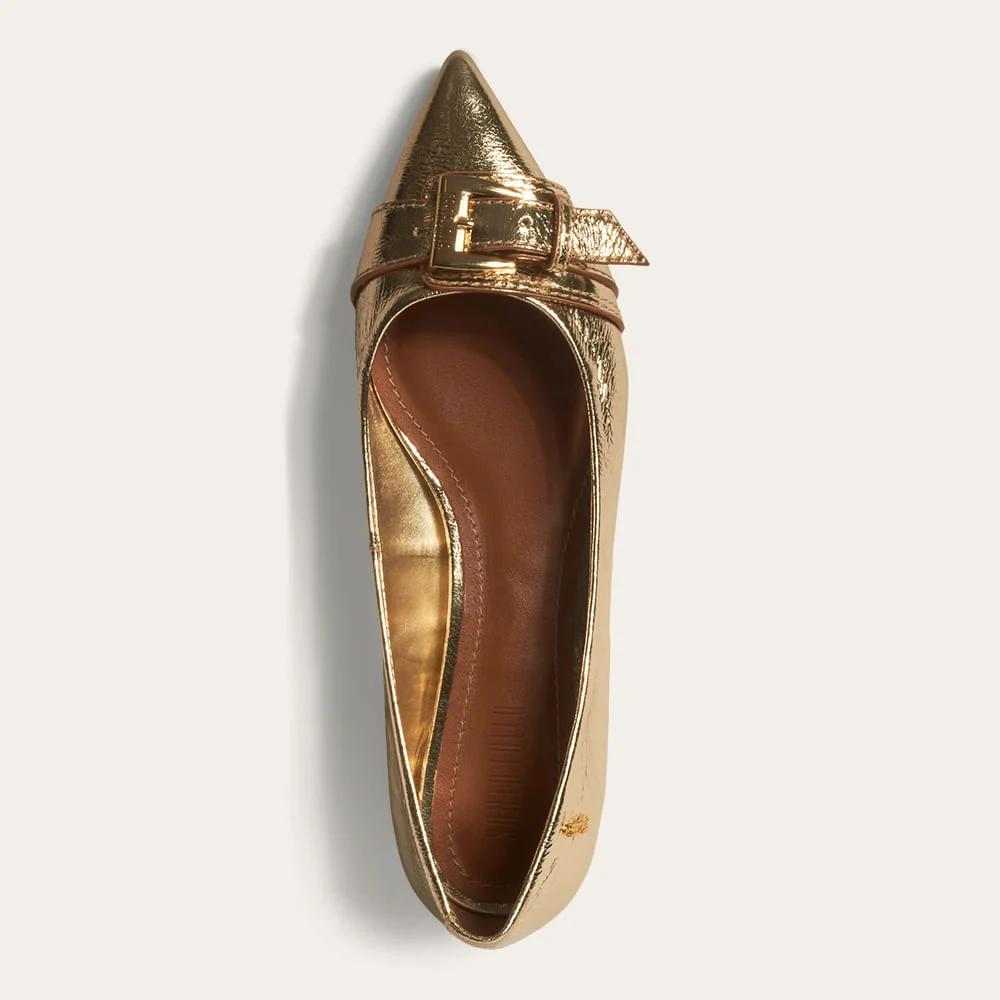 Sapatilha Couro Metalizado Dourado Bico Fino Fivela - vista 3 de 3