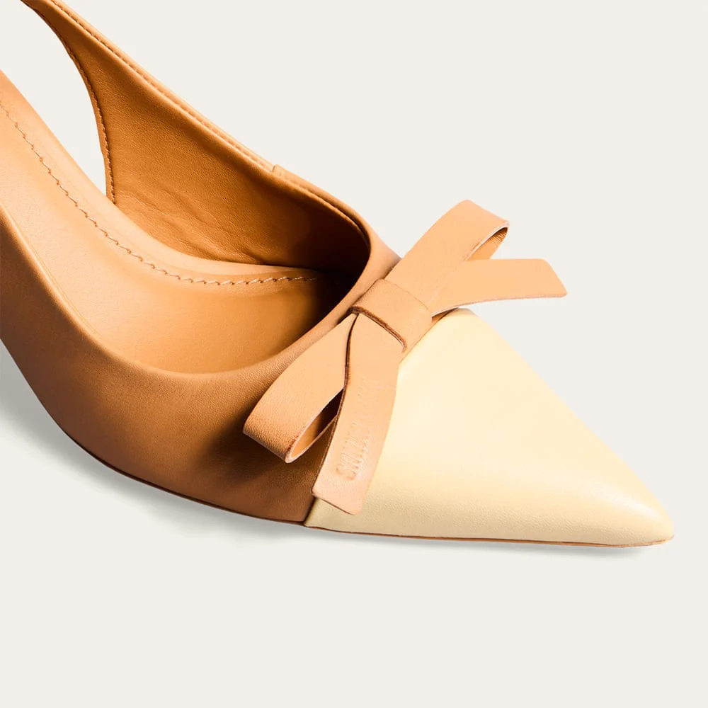 Scarpin Slingback Couro Pelica Caramelo Laço - vista 4 de 5