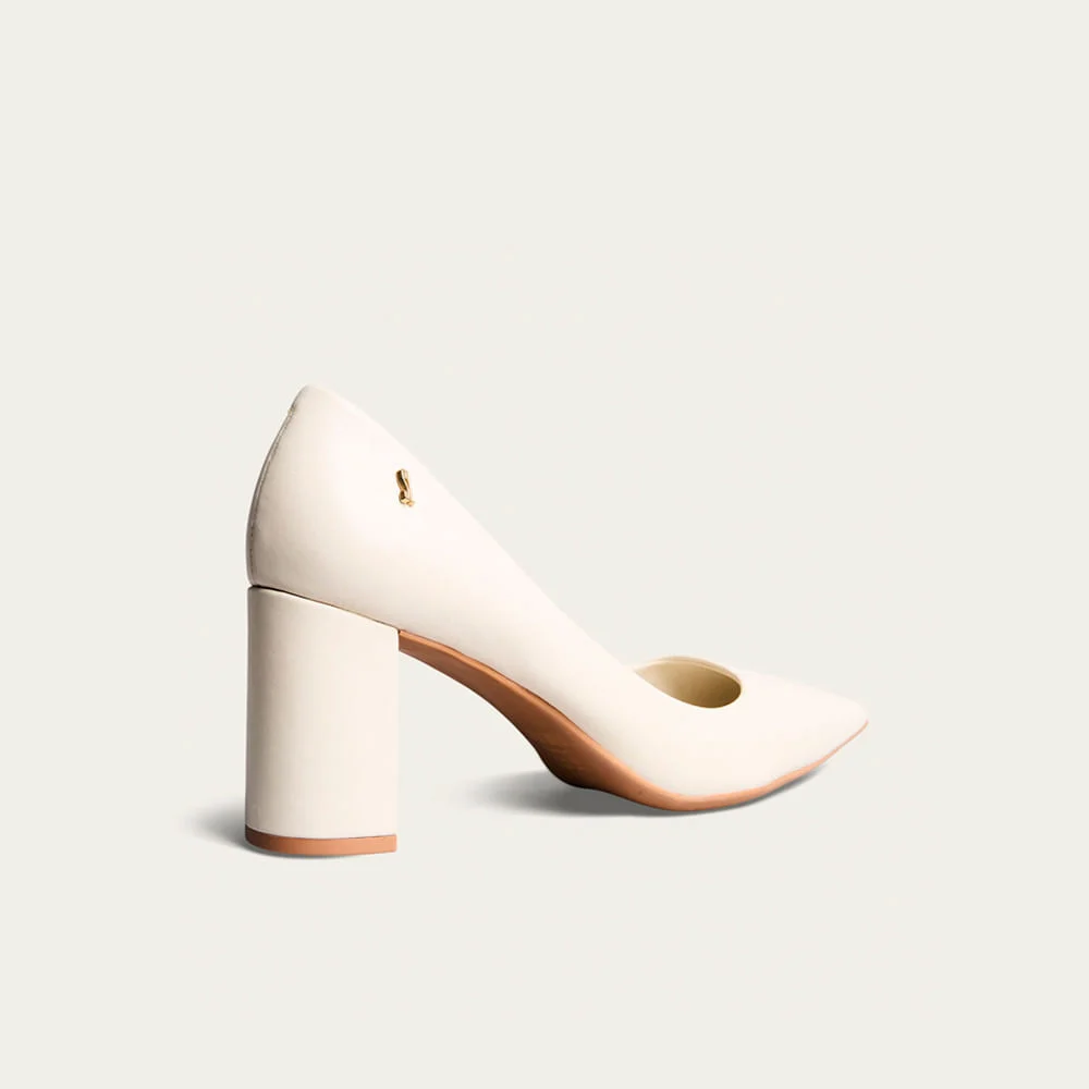 Scarpin Couro Premium Liso Marfim Salto Grosso - vista 2 de 3
