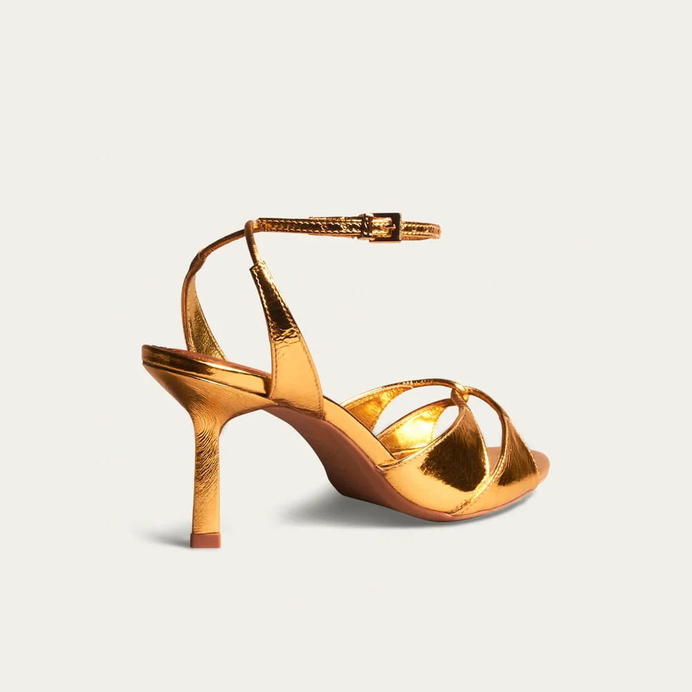 Sandália Couro Metalizado Dourado Tiras Cruzadas - vista 2 de 3