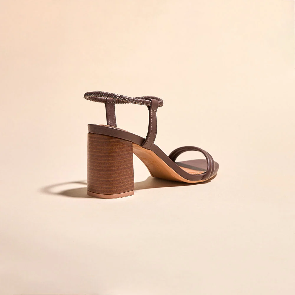 Sandália Ecowear Salto Grosso Marrom Ankle Strap - vista 2 de 3