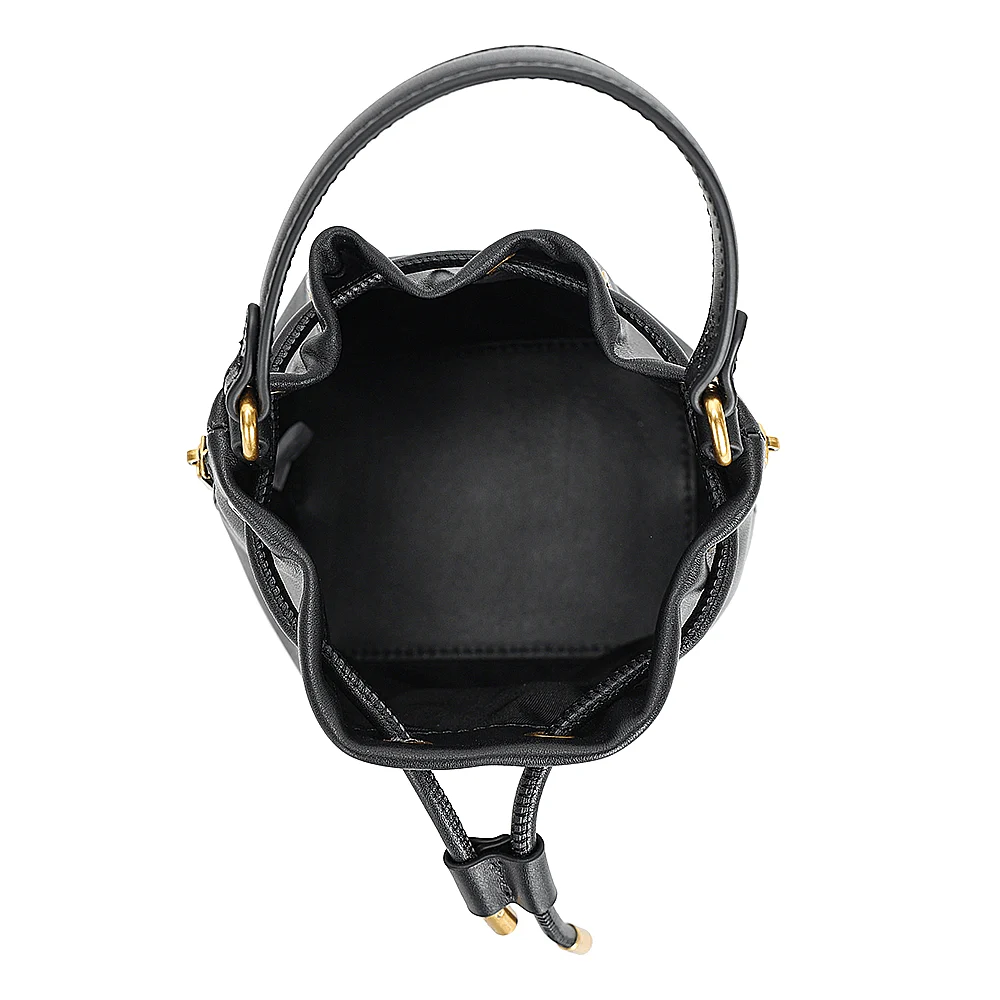 Bolsa Bucket Pequena com Alça Transversal de Couro Preta - Linha Genuine Leather - vista 3 de 4