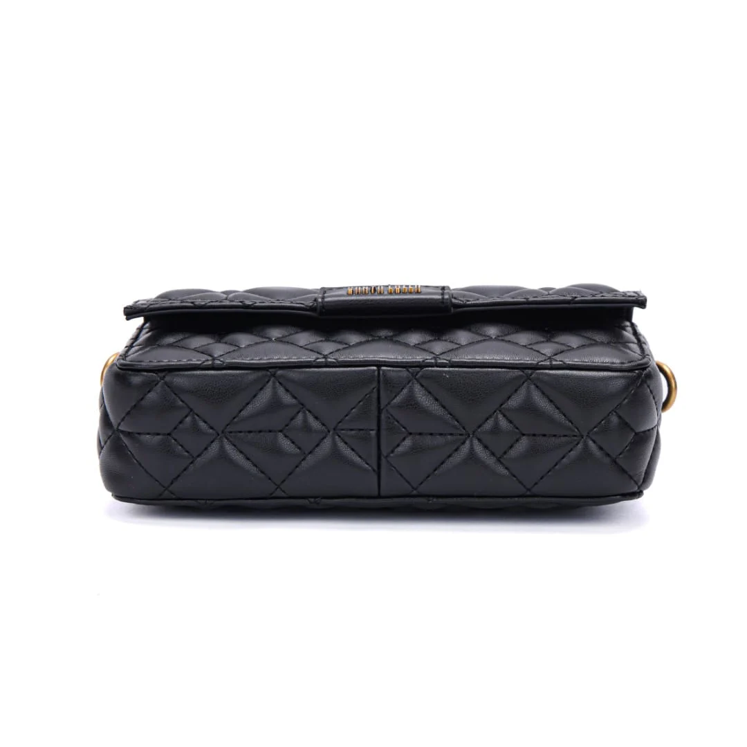 Bolsa Pequena Matelassê Material Atanado Preta Duas Alças - vista 4 de 7