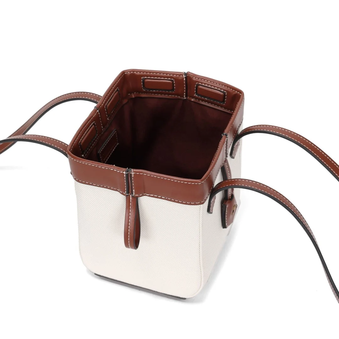 Bolsa Tramado Marrom e  Creme Alça Longa - vista 3 de 3